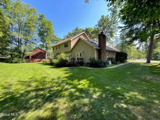 $3,500 | 8 Timberwick Drive, Halfmoon, NY 12065