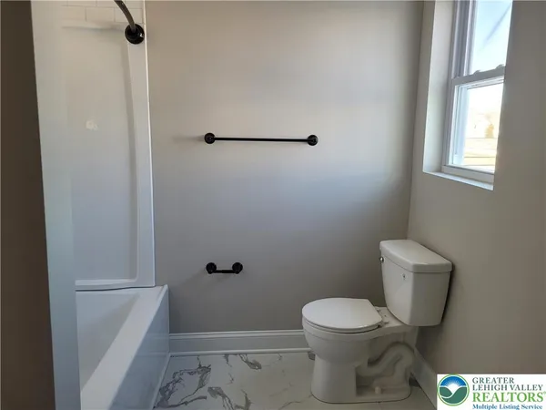 $1,800 | 2006 Washington Avenue, Unit 5, Northampton, PA 18067