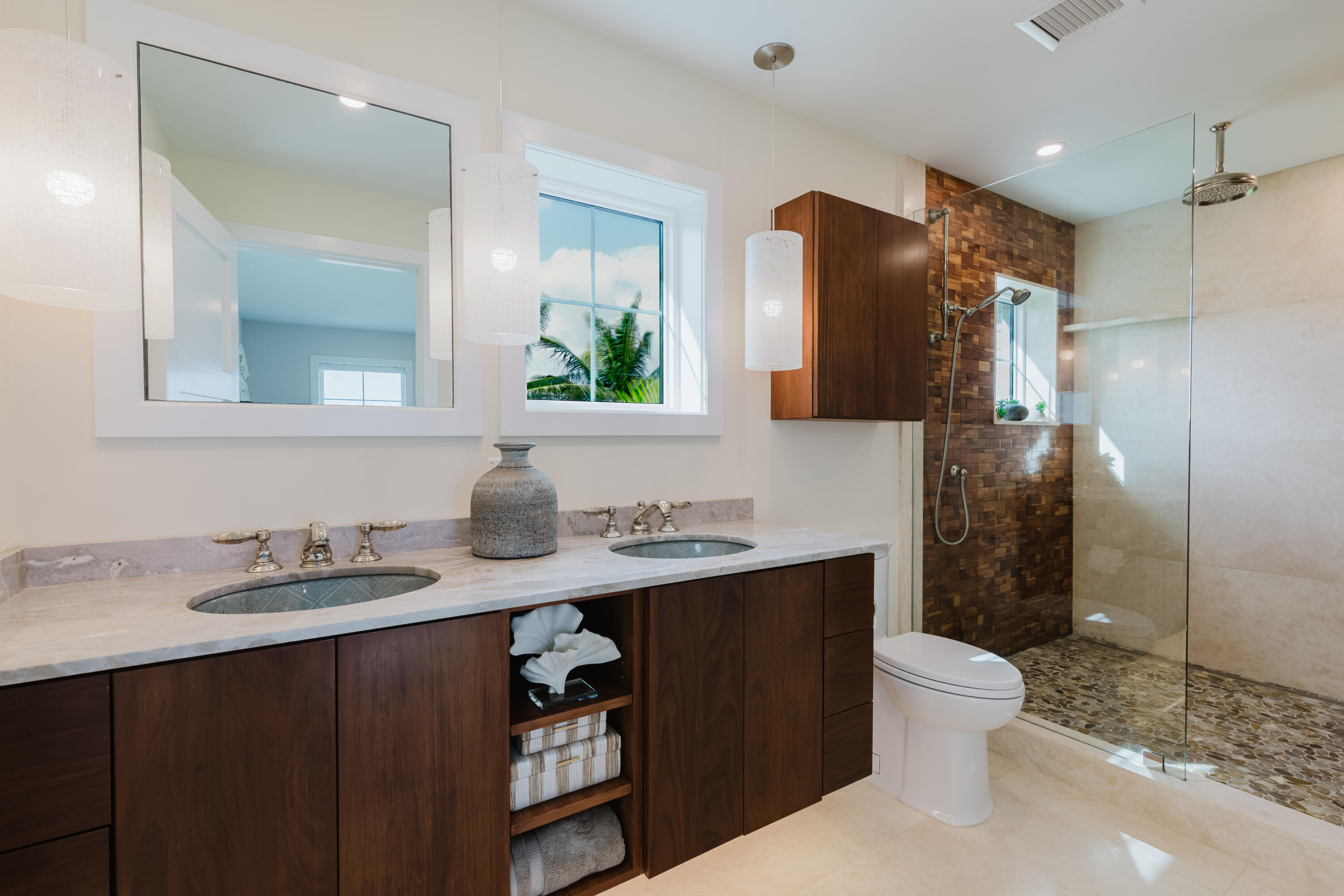 113 North Beach Road Jupiter Island, FL 33455 - Photo 45 of 65 37 Primary Bath