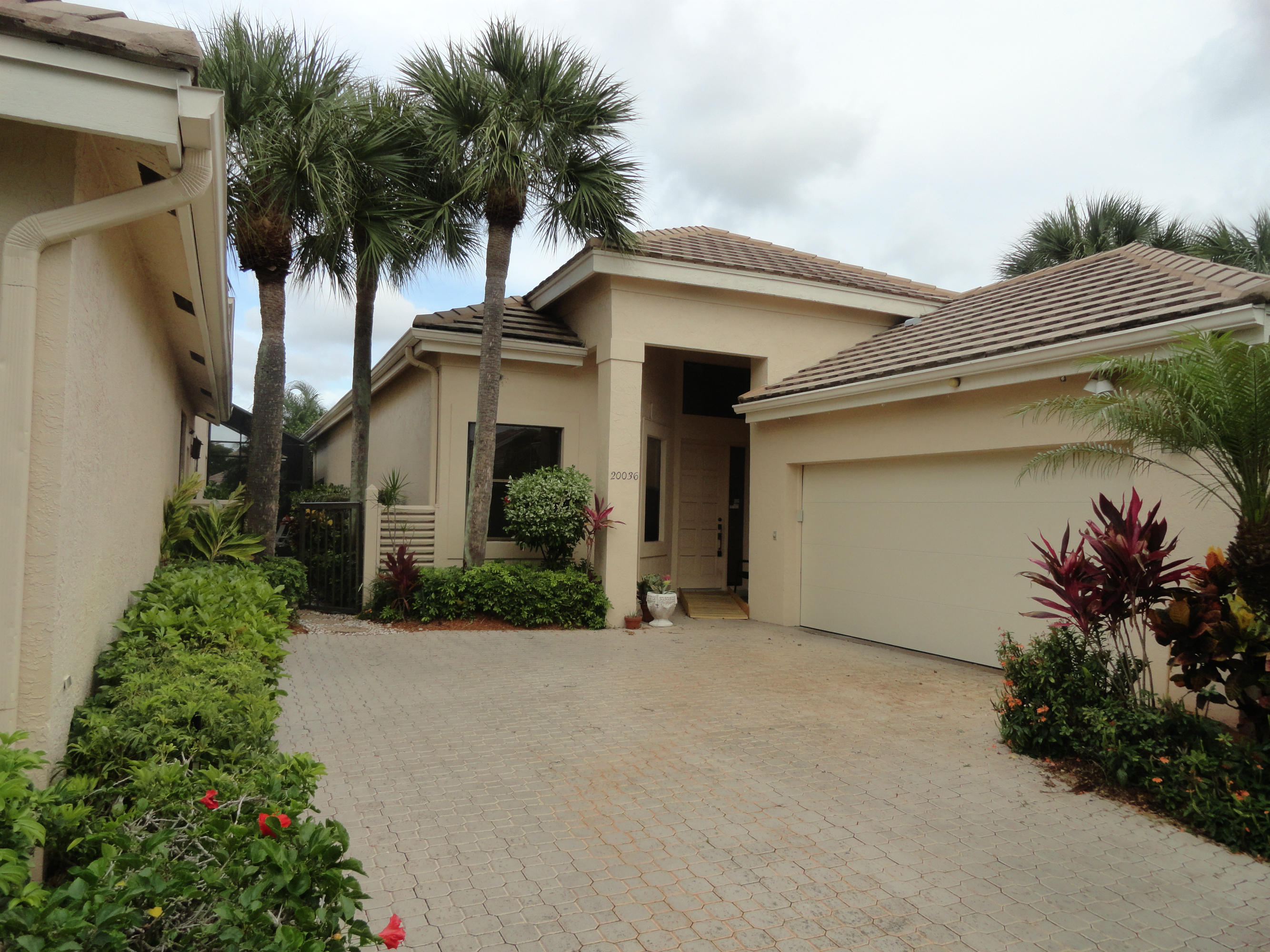 20036 Waters Edge Circle Boca Raton, FL 33434 - Photo 2 of 25 FRONT EXTERIOR