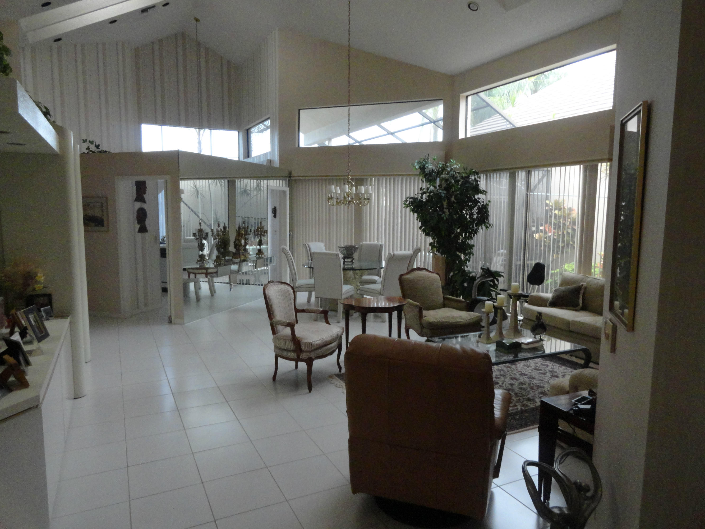 20036 Waters Edge Circle Boca Raton, FL 33434 - Photo 3 of 25 we 004