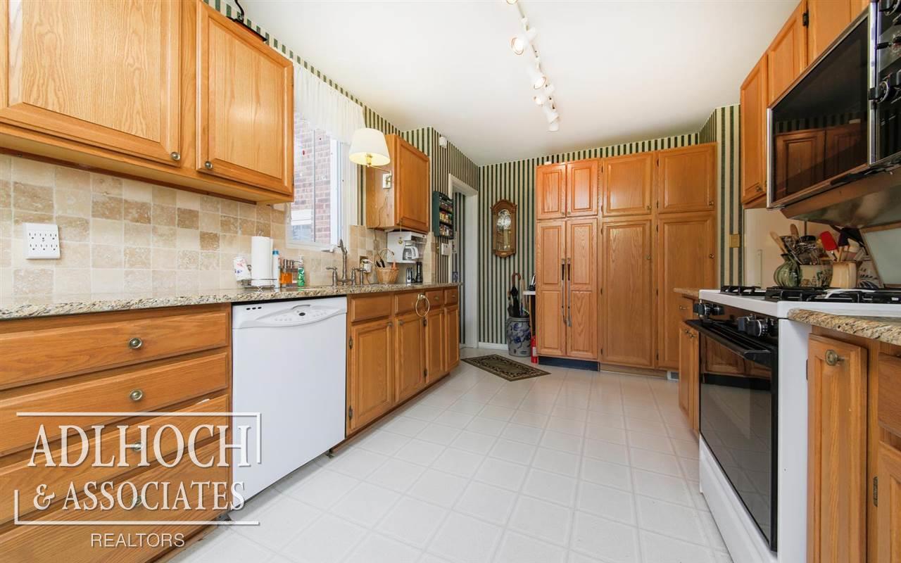 258 Kerby Road Grosse Pointe Farms, MI 48236 - Photo 13 of 29