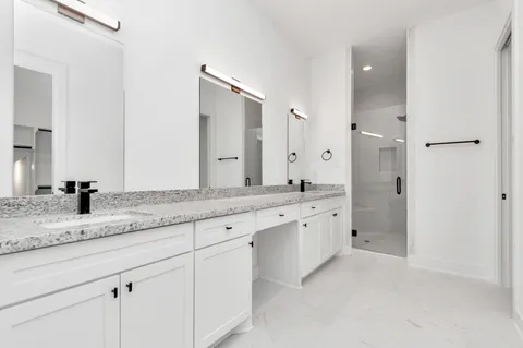 $359,900 | 5609 Savyon Drive, Houston, TX 77091