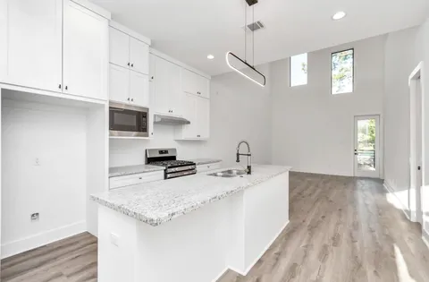 $359,900 | 5609 Savyon Drive, Houston, TX 77091