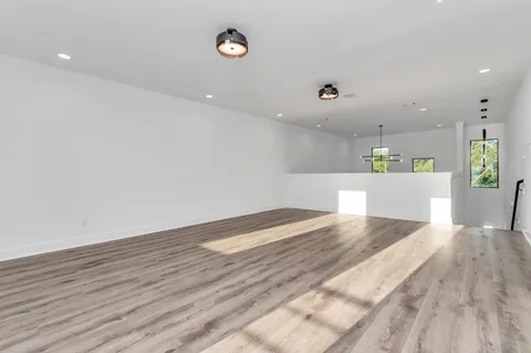 $359,900 | 5609 Savyon Drive, Houston, TX 77091