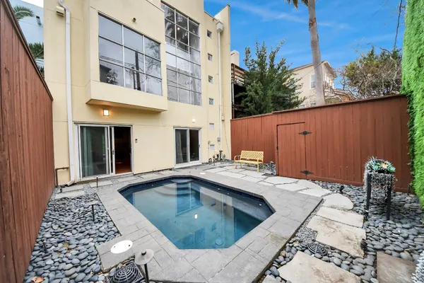 $750,000 | 6402 Taggart Street, Houston, TX 77007