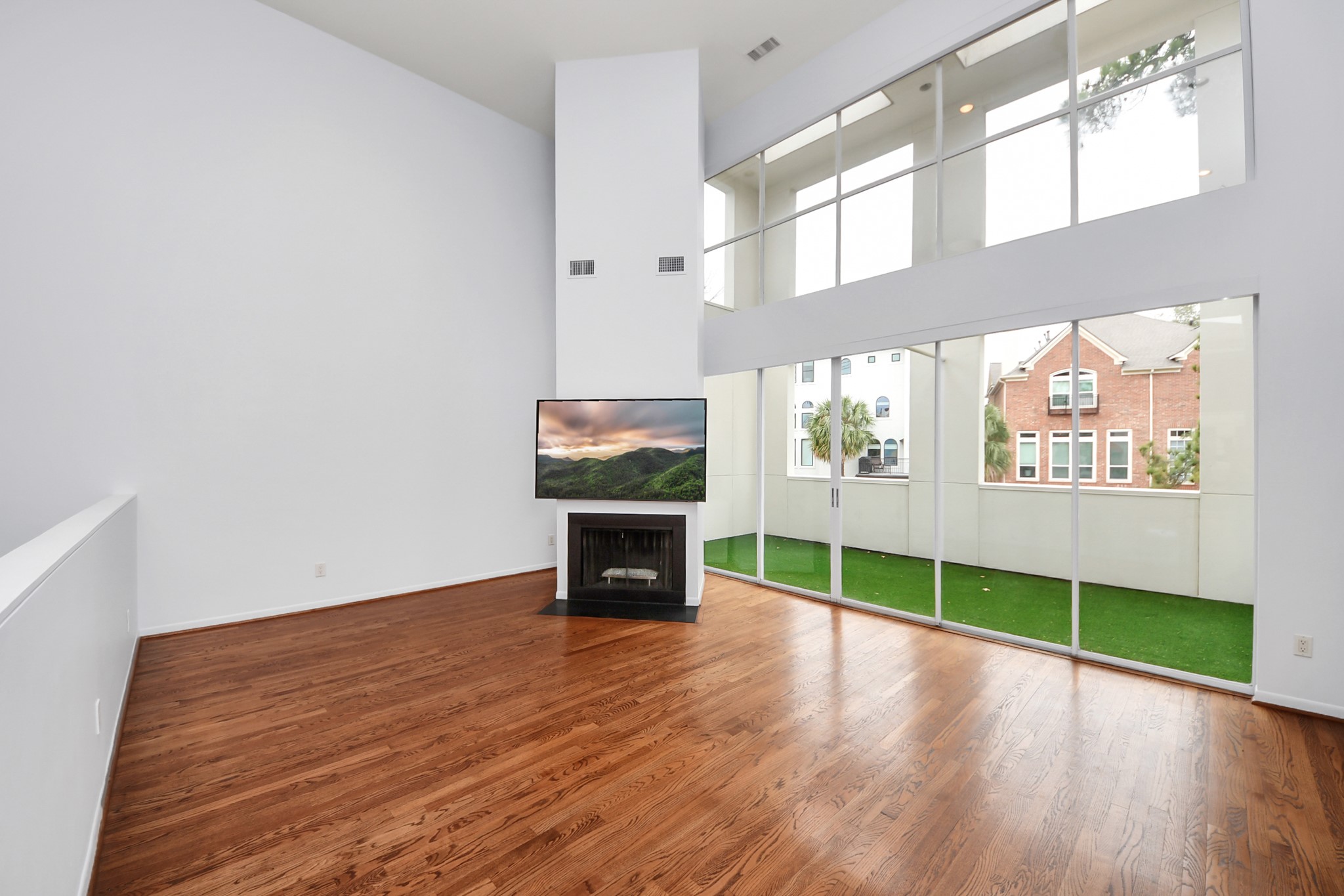 6402 Taggart Street Houston, TX 77007 - Photo 4 of 33