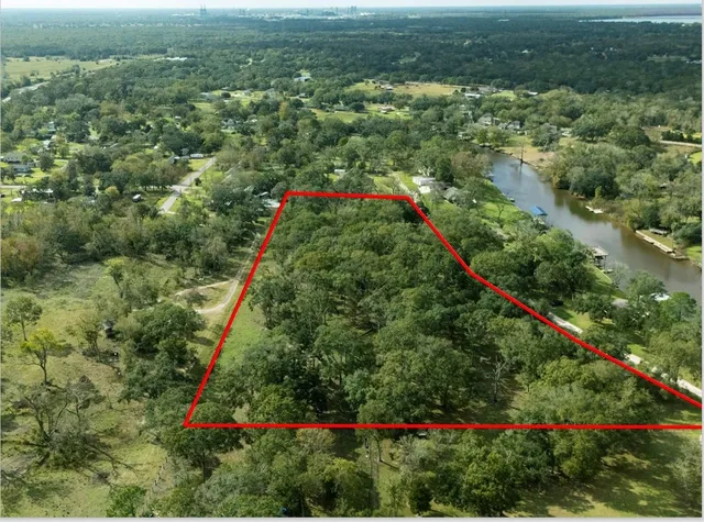 $210,000 | 911 County Road 911, Brazoria, TX 77422