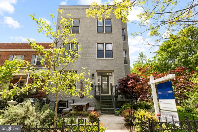 a view of a multi story building