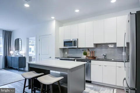 $1,355 | 501-31 North Christopher Columbus Boulevard, Unit 1353, Philadelphia, PA 19123