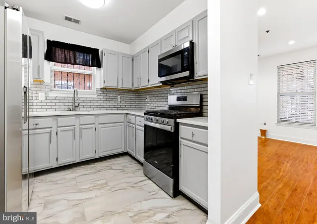 $365,000 | 576 Washington Street, Camden, NJ 08103