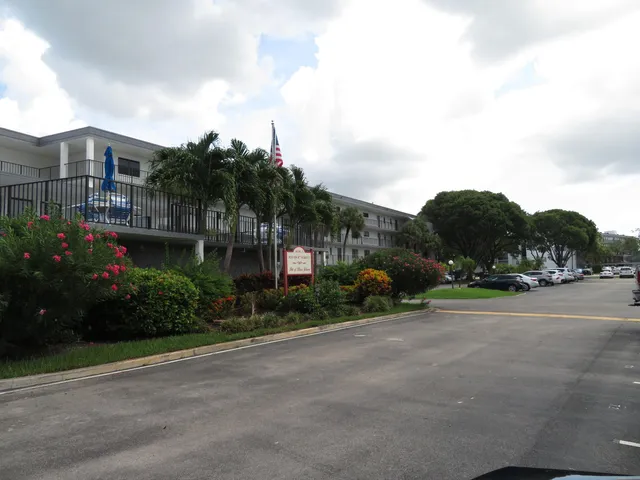 $1,500 | 9233 Southwest 8th Street, Unit 117, Boca Raton, FL 33428