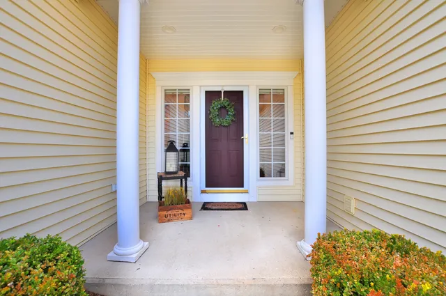 a view of entrance to house