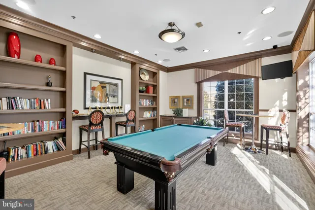 $300,000 | 4854 Eisenhower Avenue, Unit 447, Alexandria, VA 22304