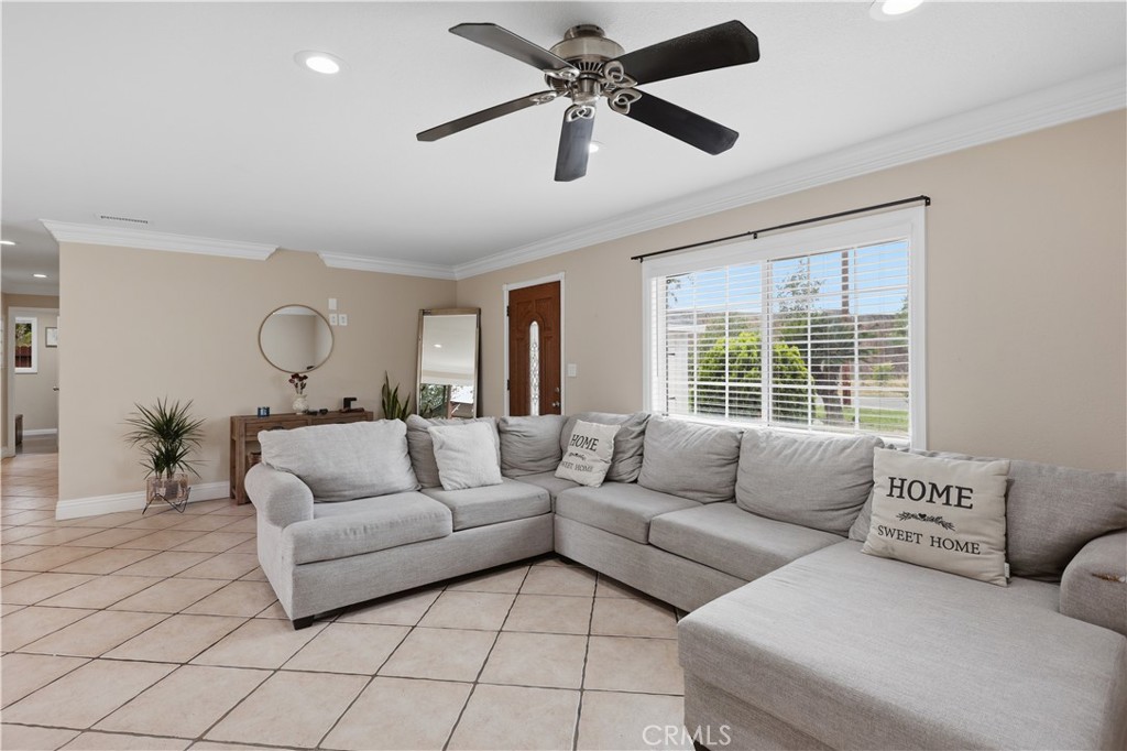 456 North Linden Place Anaheim, CA 92801 - Photo 4 of 30