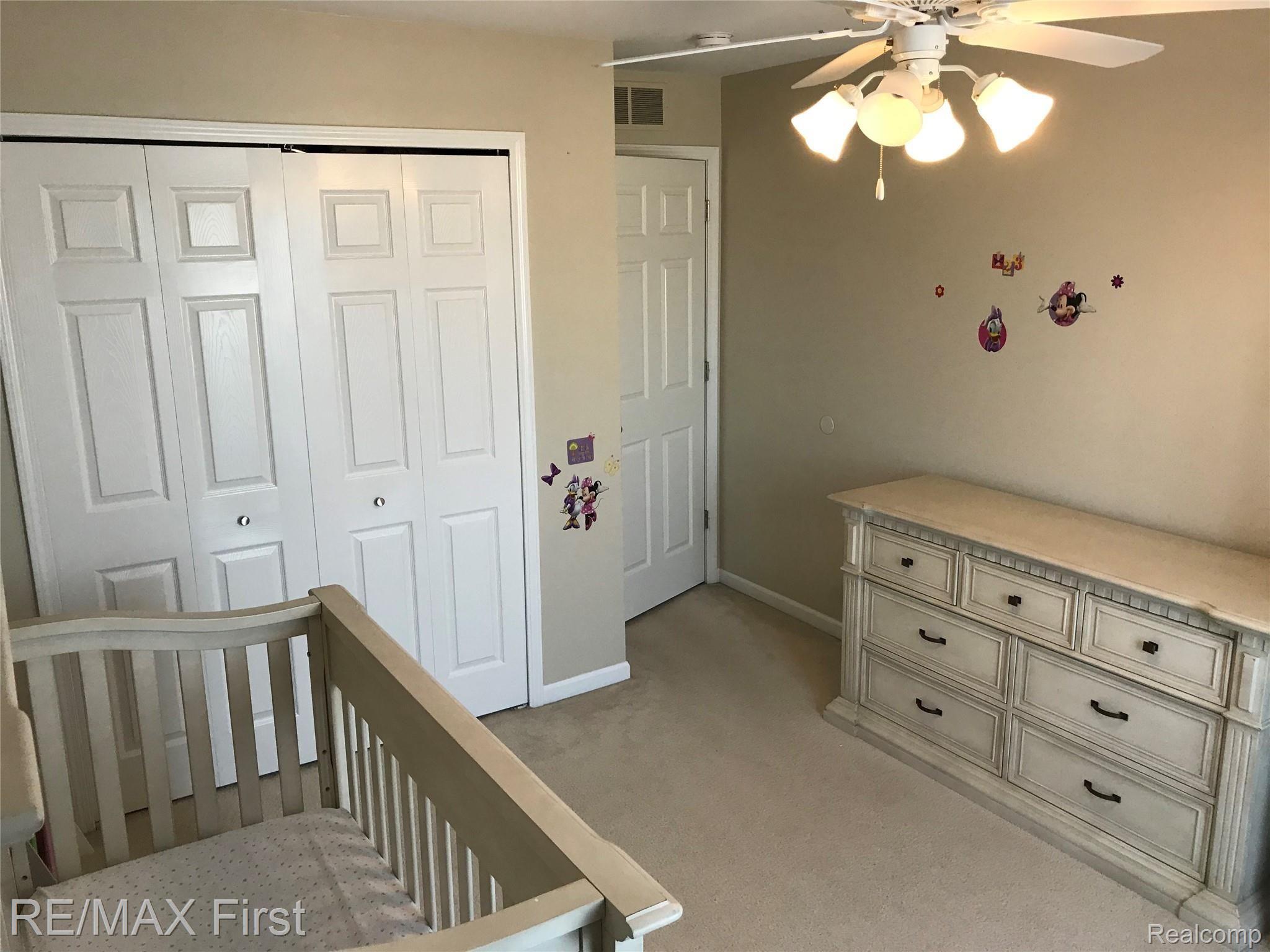 46135 Rhodes Drive Macomb, MI 48044 - Photo 18 of 26 16.jpg