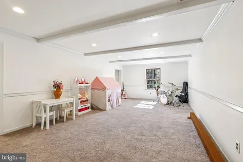 an entryway in a room