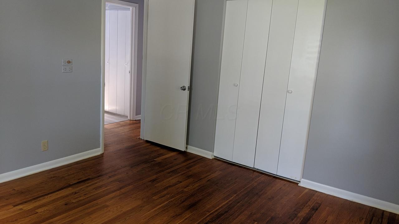 320 Deerfield Road Columbus, OH 43228 - Photo 11 of 26 Gallery Image 11