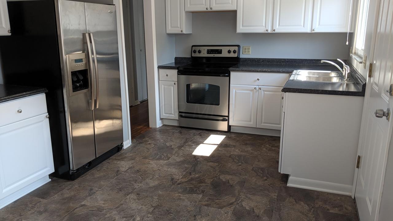 320 Deerfield Road Columbus, OH 43228 - Photo 3 of 26 Gallery Image 3
