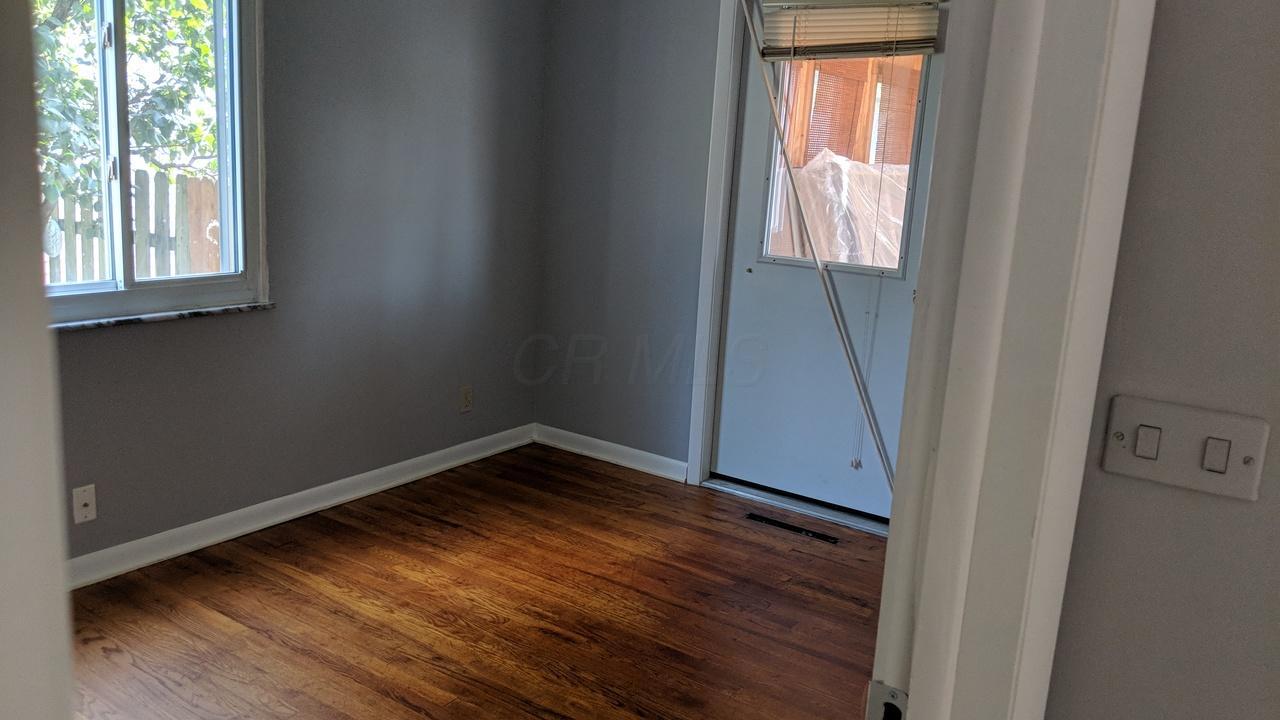 320 Deerfield Road Columbus, OH 43228 - Photo 7 of 26 Gallery Image 7