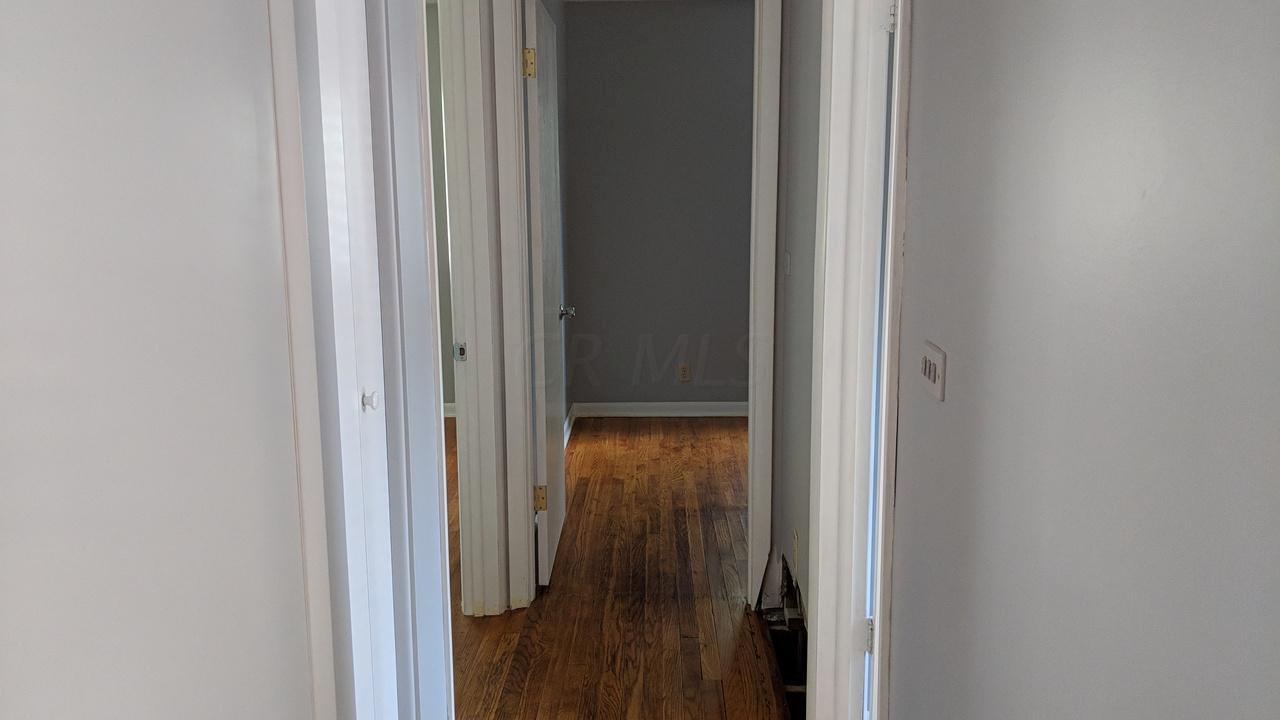 320 Deerfield Road Columbus, OH 43228 - Photo 8 of 26 Gallery Image 8
