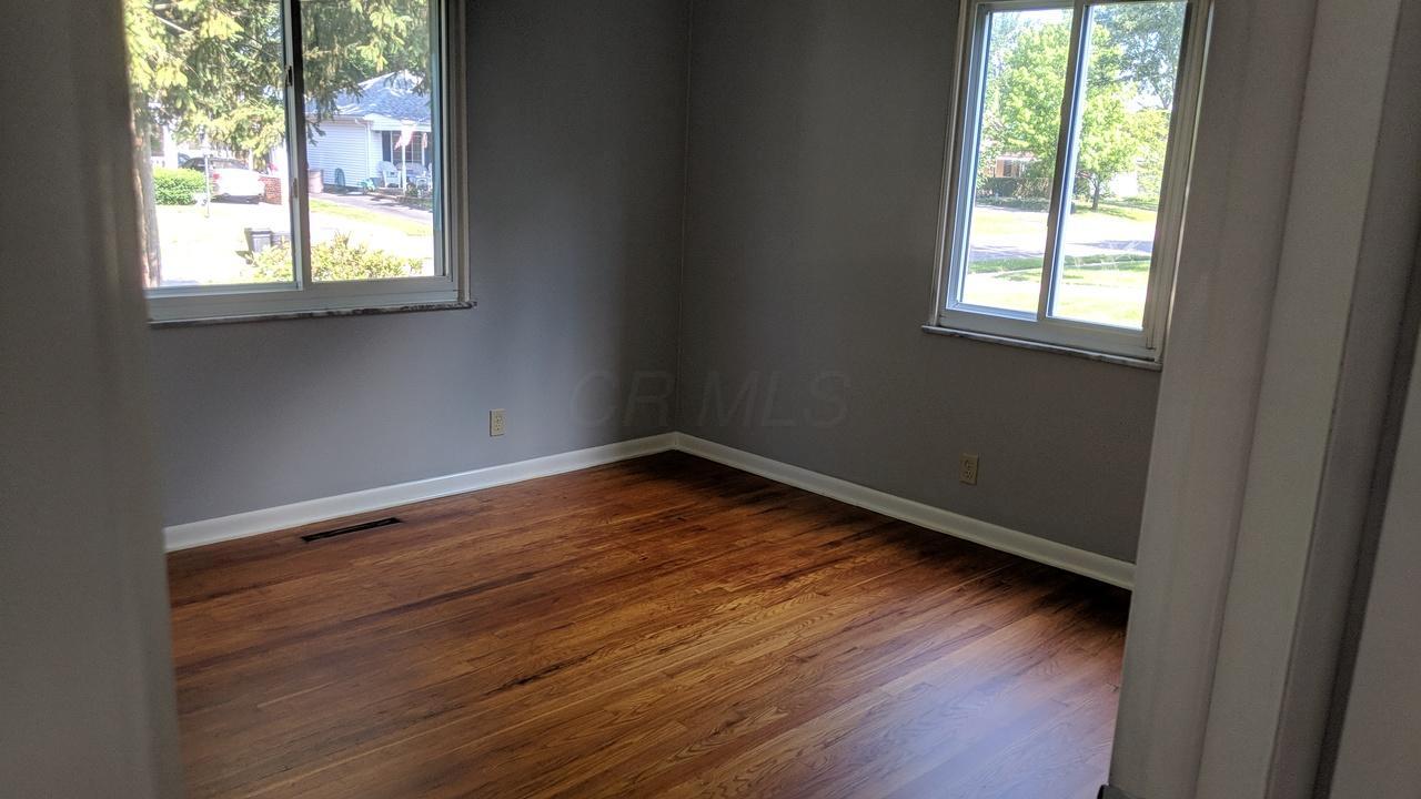 320 Deerfield Road Columbus, OH 43228 - Photo 10 of 26 Gallery Image 10