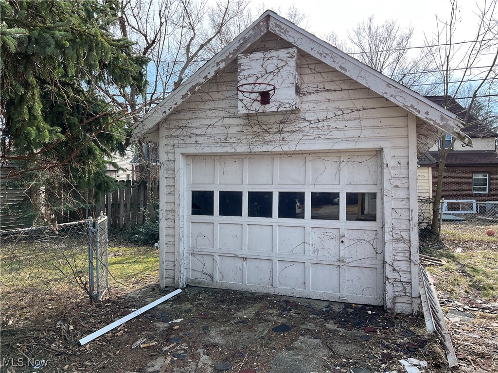 17312 Tarrymore Road Cleveland, OH 44119 - Photo 12 of 15 Detached garage