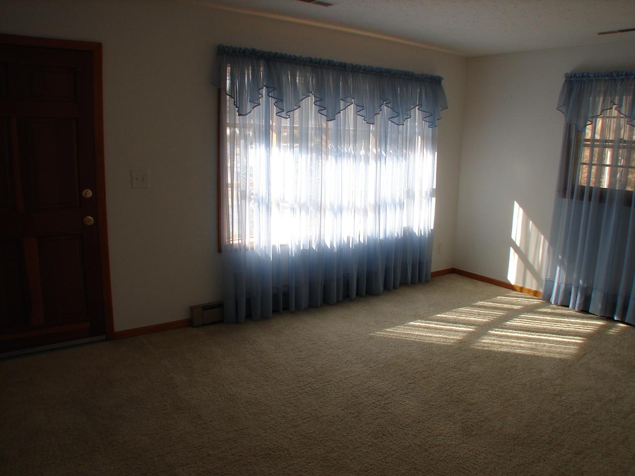 136 Rakes Drive Shawsville, VA 24162 - Photo 5 of 15 Living Room
