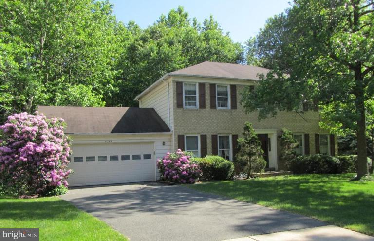 8149 Viola Street Springfield, VA 22152 - Photo 1 of 15 Exterior (Main)