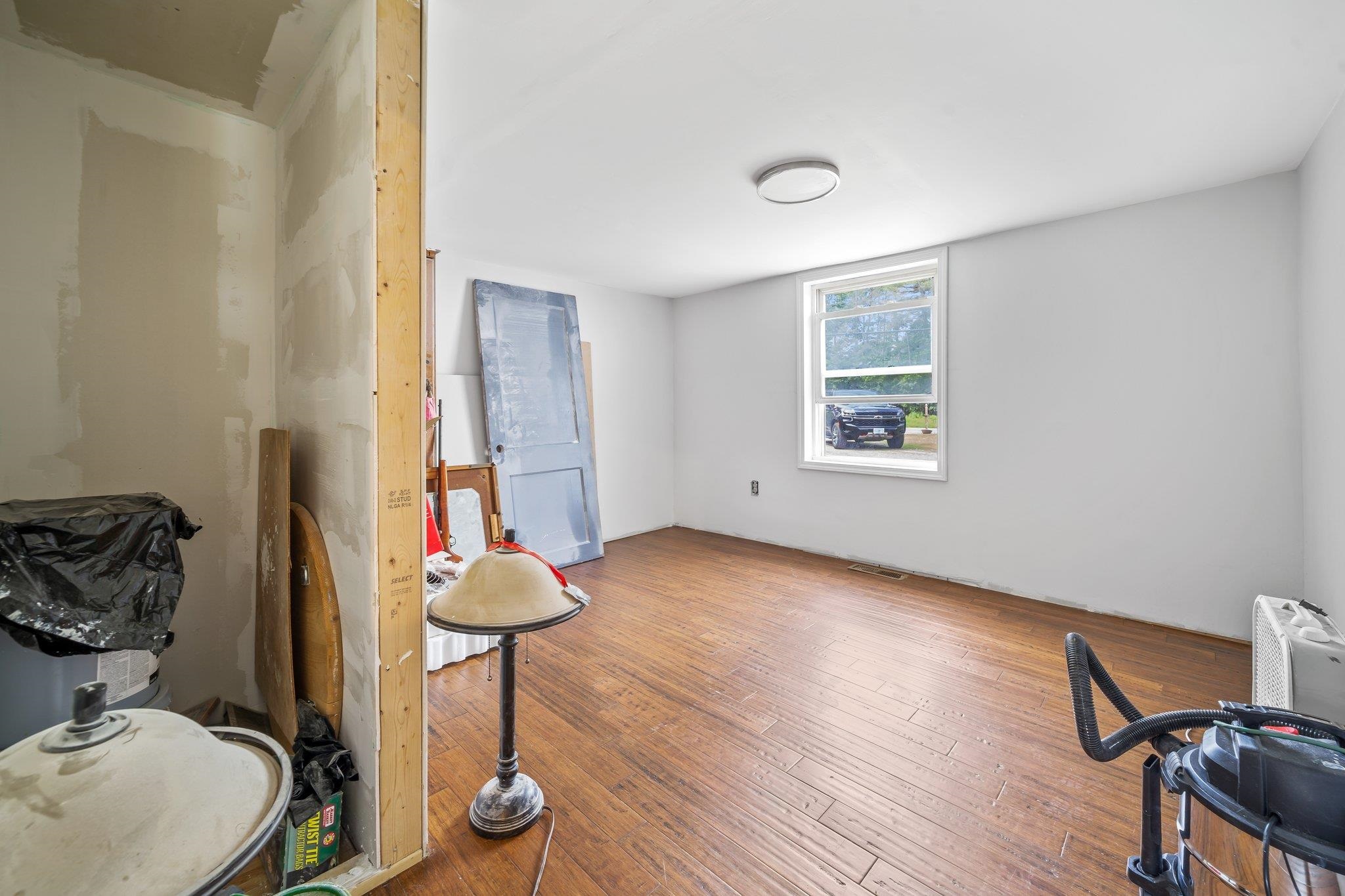 150 Hedding Road Epping, NH 03042 - Photo 6 of 13 Gallery Image 6
