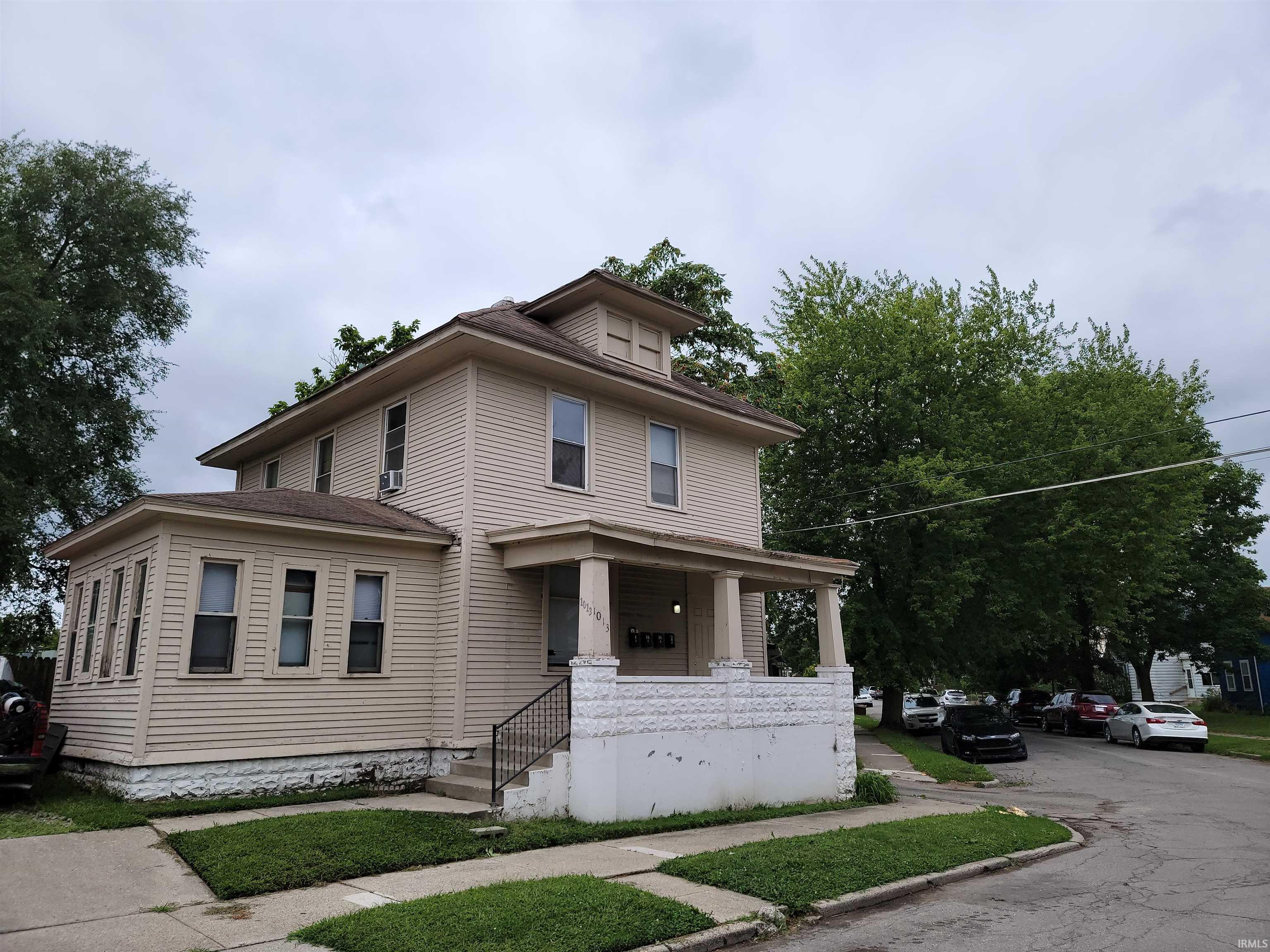 1013 Stophlet Street Fort Wayne, IN 46802 - Photo 2 of 7