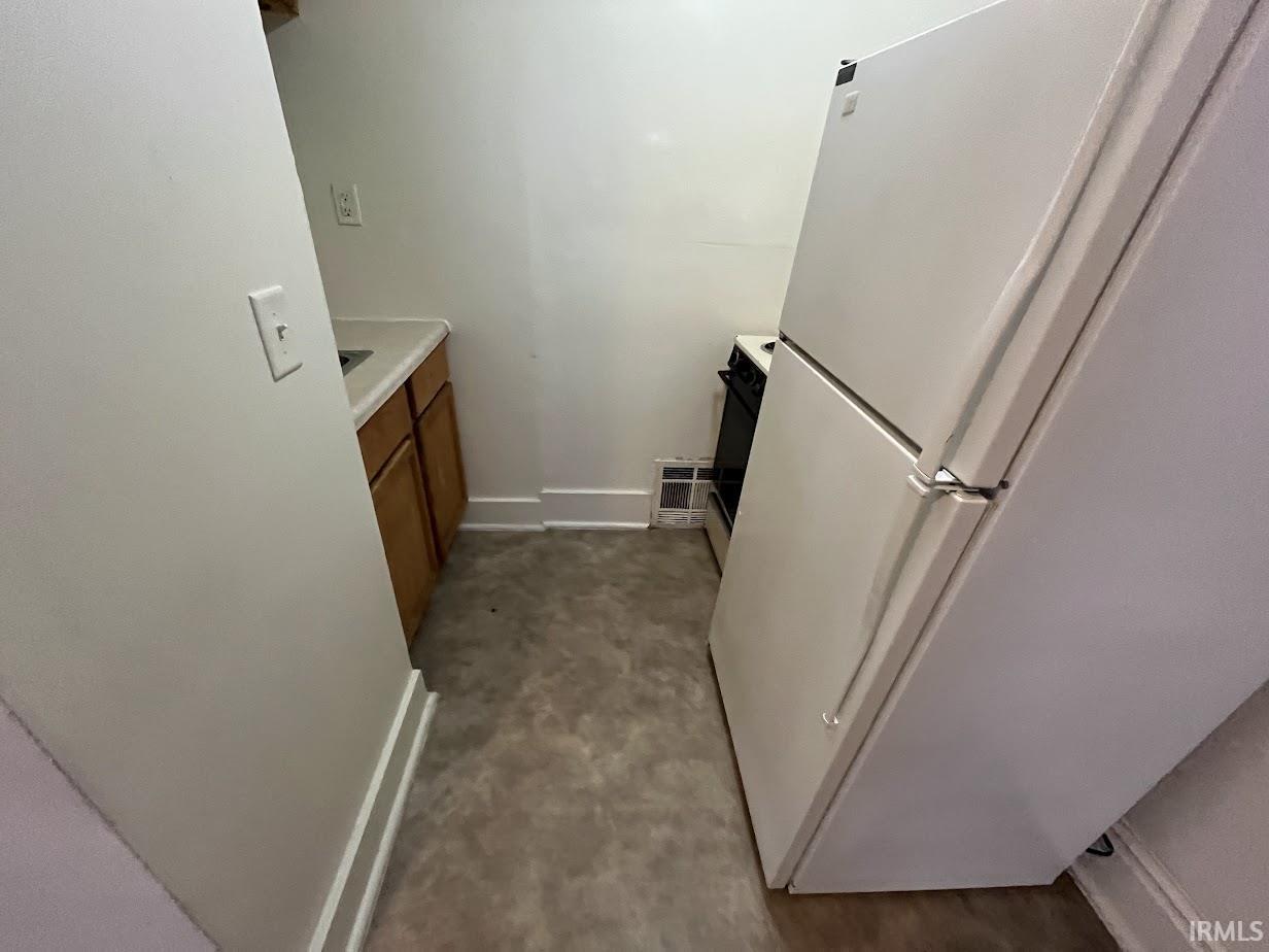 1013 Stophlet Street Fort Wayne, IN 46802 - Photo 5 of 7