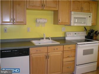 113 McIntosh Road Cherry Hill, NJ 08003 - Photo 6 of 10 Kitchen