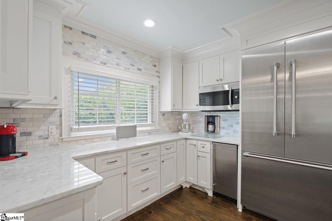 6 Barksdale Road Greenville, SC 29607 - Photo 10 of 35