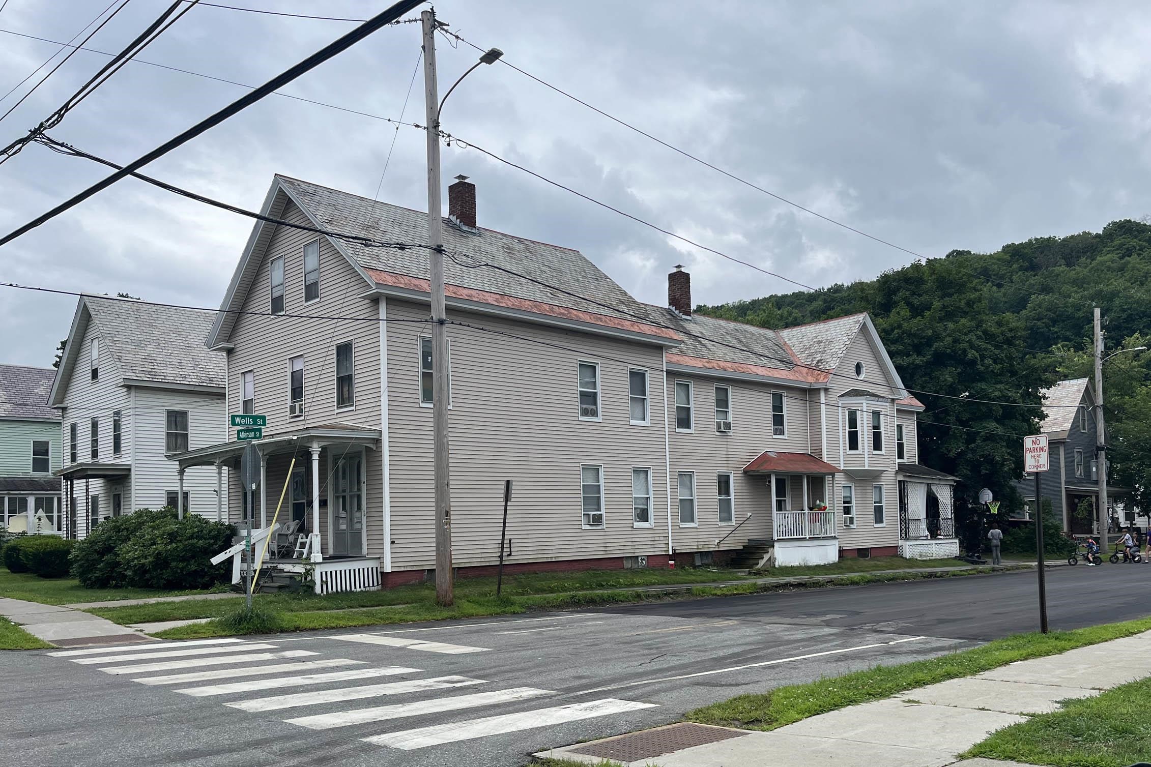 118 Atkinson Street Rockingham, VT 05101 - Photo 2 of 3