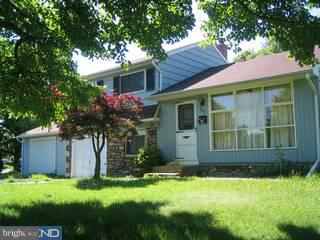 859 Walnut Road Warminster, PA 18974 - Photo 3 of 4