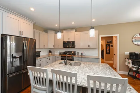 $529,900 | 727 North Russell Street, Portland, TN 37148