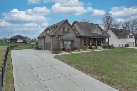 $529,900 | 727 North Russell Street, Portland, TN 37148
