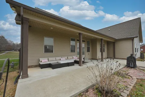 $529,900 | 727 North Russell Street, Portland, TN 37148