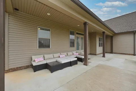 $529,900 | 727 North Russell Street, Portland, TN 37148