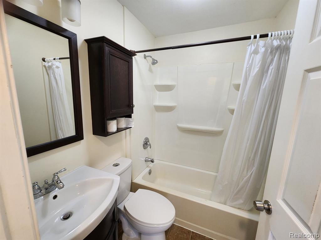 314 Clarkston Road Lake Orion, MI 48362 - Photo 12 of 19