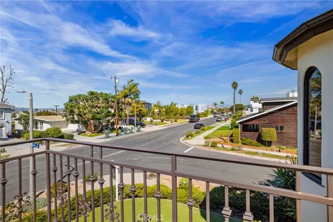 $2,199,848 | 7836 West 81st Street, Playa del Rey, CA 90293