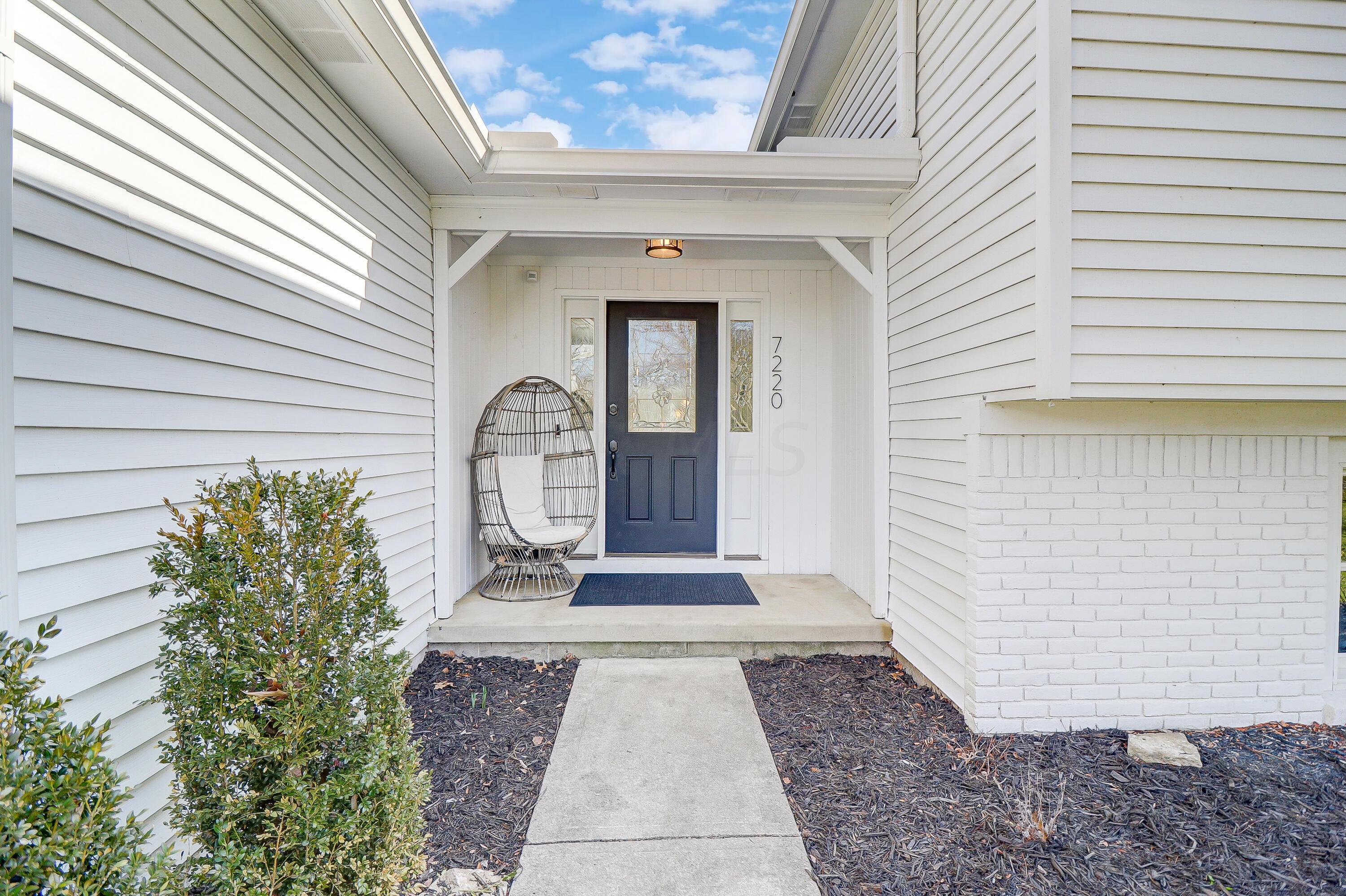 7220 Cubbage Road Westerville, OH 43081 - Photo 4 of 51 Covered entryway