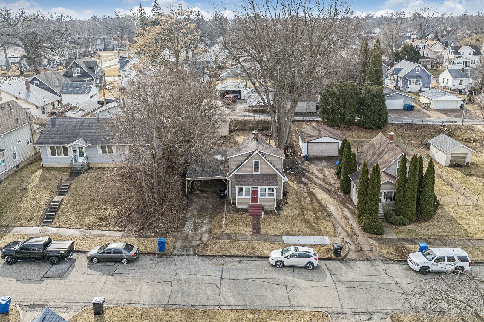 2738 11th Avenue Moline, IL 61265 - Photo 2 of 35