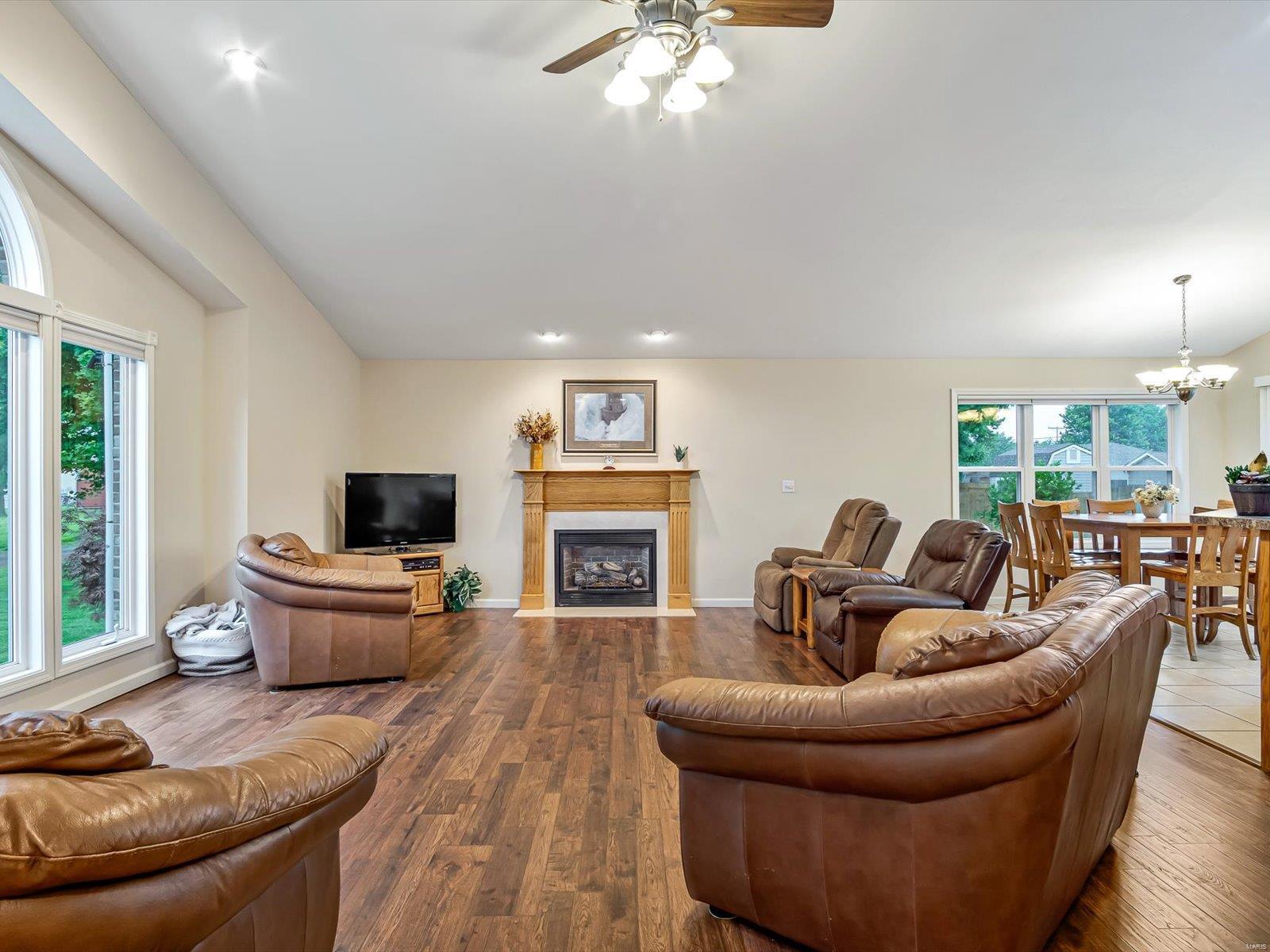 1305 Wilson Street South Roxana, IL 62087 - Photo 3 of 26
