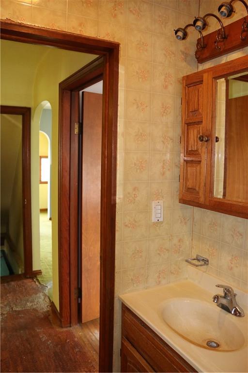2526 Ridge Rd Extension Baden, PA 15005 - Photo 13 of 23 First floor full bathroom