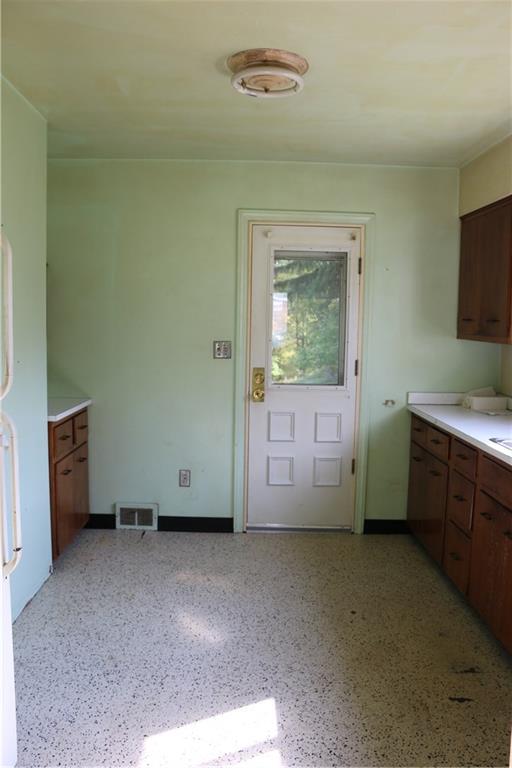 2526 Ridge Rd Extension Baden, PA 15005 - Photo 7 of 23