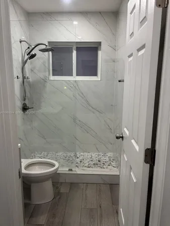 $2,700 | 434 Tamiami Boulevard, Miami, FL 33144