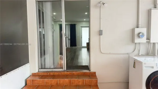 $2,700 | 434 Tamiami Boulevard, Miami, FL 33144