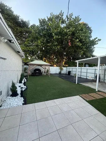 $2,700 | 434 Tamiami Boulevard, Miami, FL 33144